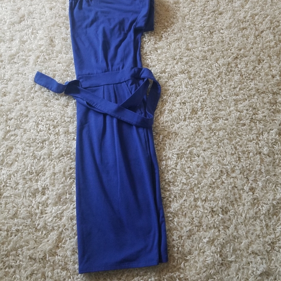 BEAUTIFUL dress 🖤 - Picture 2 of 5